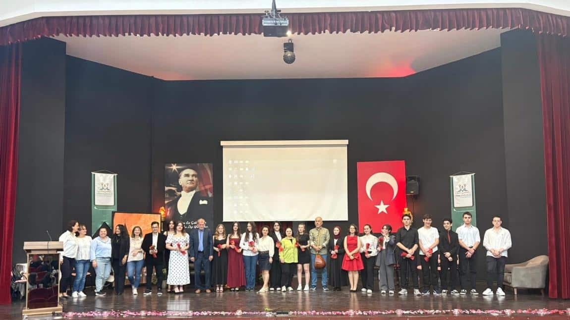 Şiir Dinletisi ile Duygulara Yolculuk